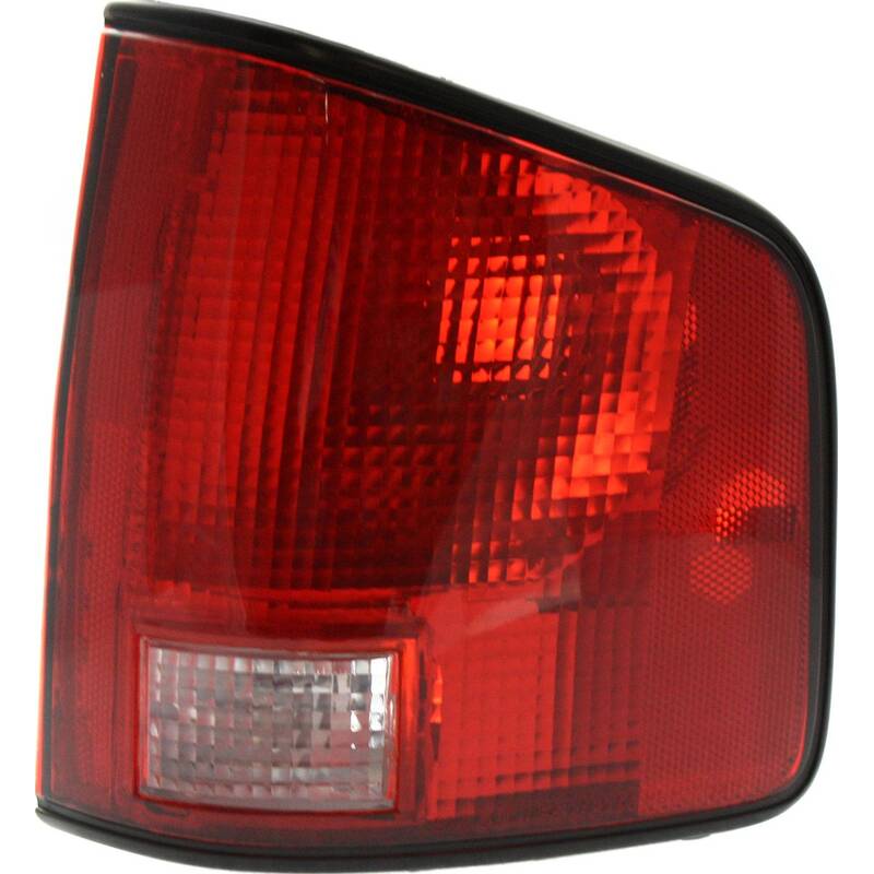 Tail Light 5978196 15166764 GM2801124 GM2801168